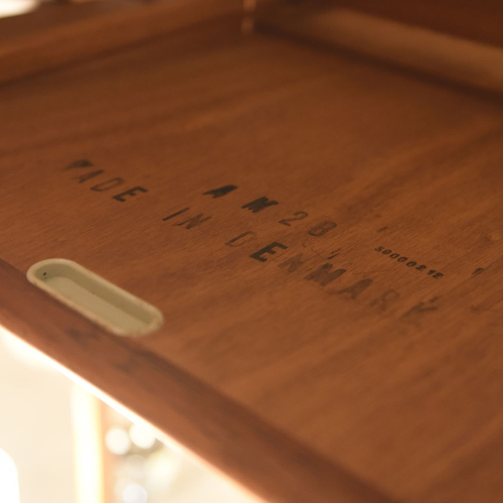 섬네일: Danish Mid-Century Modern Teak Square Dining Table with 2 Leaves