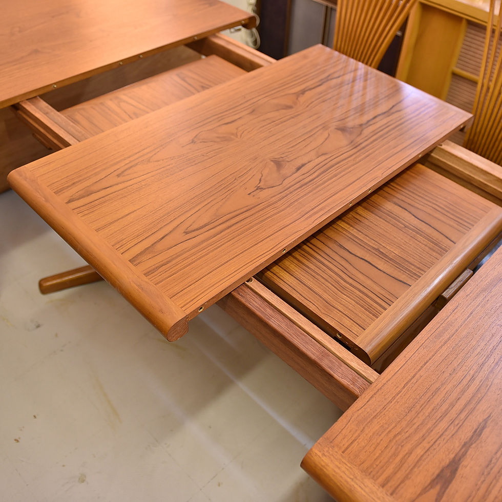 섬네일: Vintage Teak Oval Dining Table with 2 Leaves