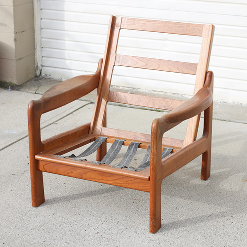 Vintage Teak Lounge Chair bananalab