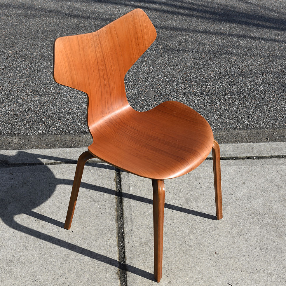 Thumbnail: Grand Prix Chair by Arne Jacobsen for Fritz Hansen