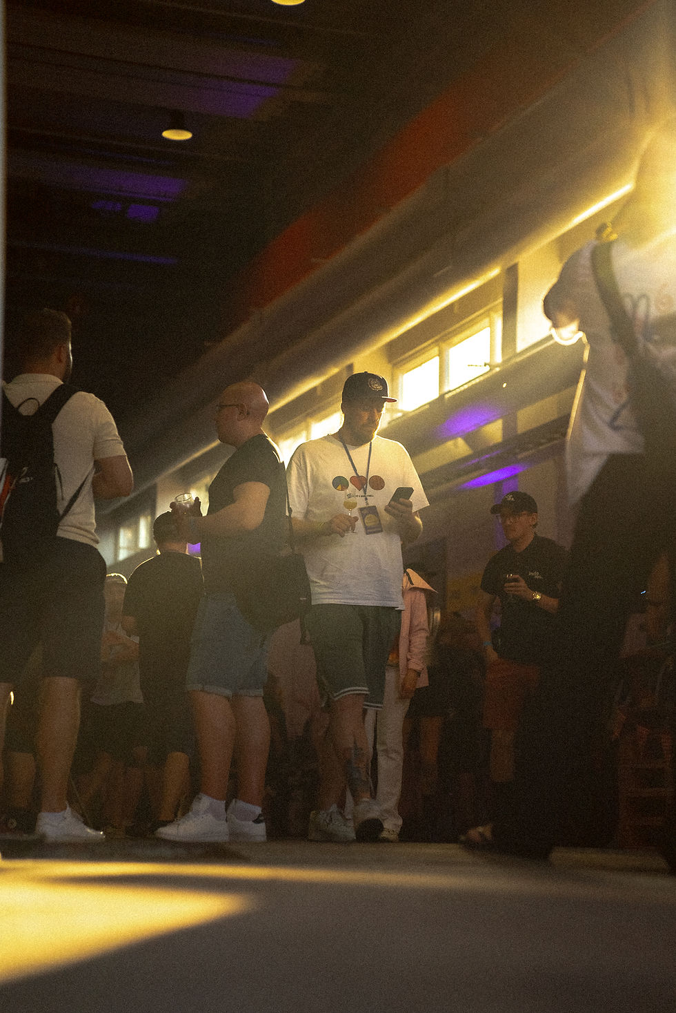 24_OC_BelowBrewCo_HazeWave_001-19