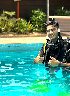 PADI Open Water Pool_edited.jpg
