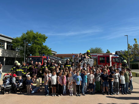 Große Feuerwehrübung in der Volksschule