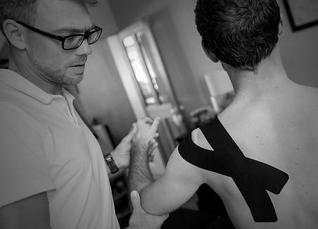 Rehabilitation for shoulder pain from sports injuries, orthopaedic operations and postural conditions. Phil also provides acupuncture, taping, strengthening and stretching exercises