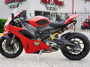 2025 Ducati Panigale V4 – photo 17 of 22