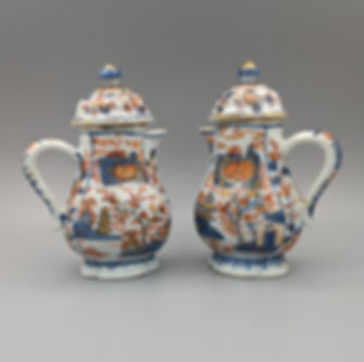 Pair of Chinese Export Kangxi Imari Covered Creamers