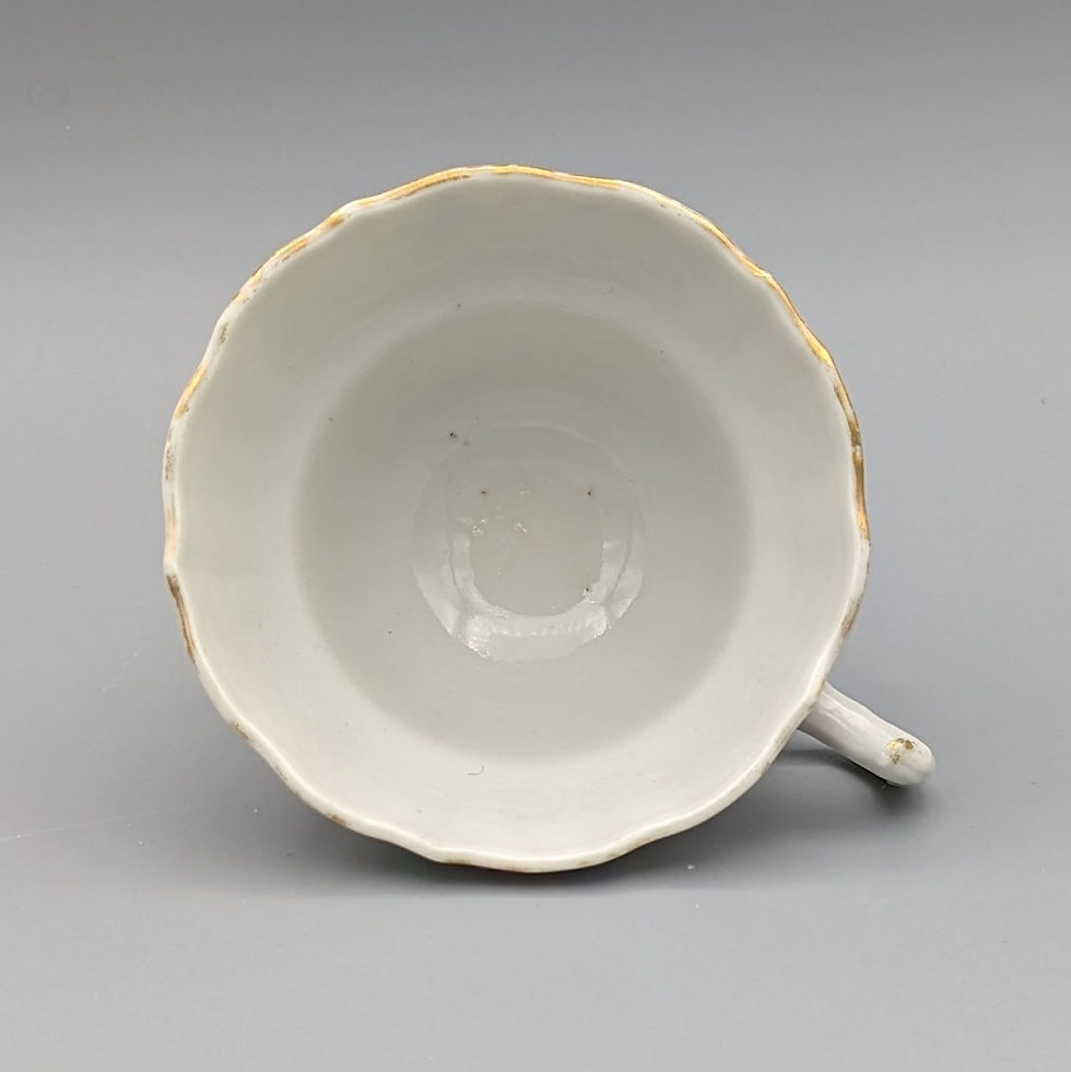 Thumbnail: Chinese Export Portuguese Market Armorial Cup – Sobral - interior