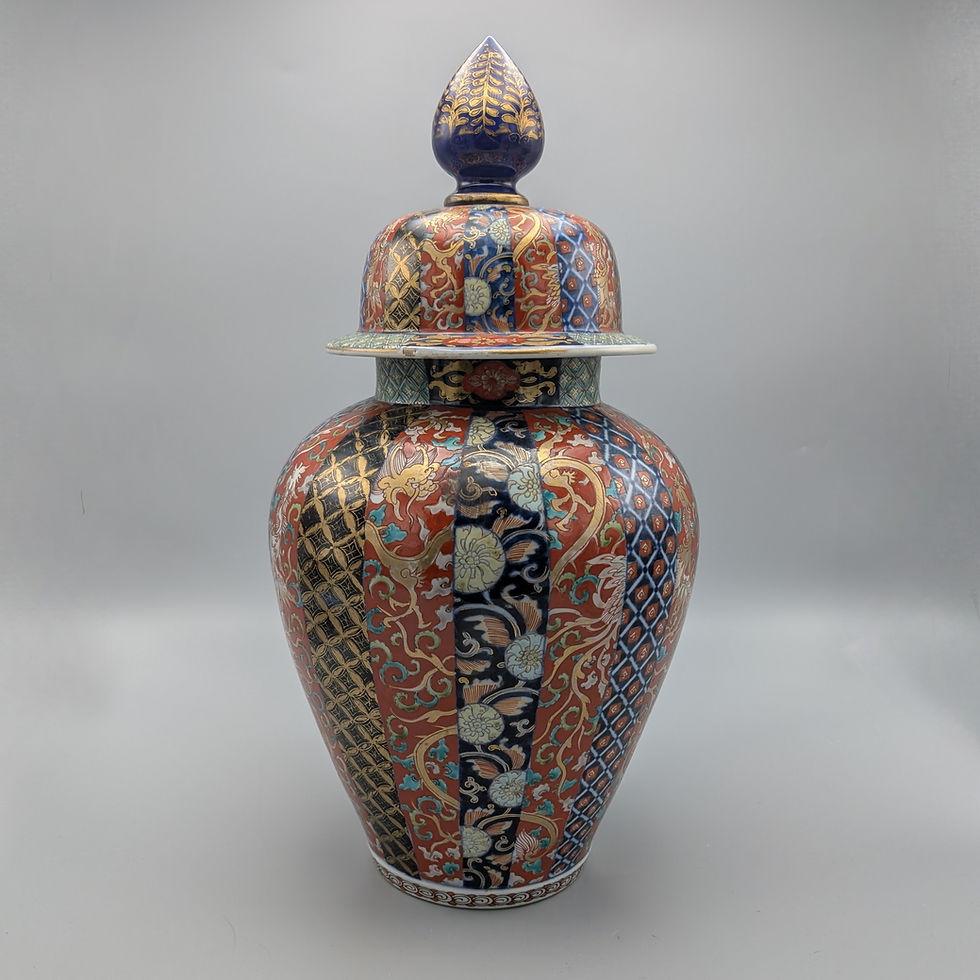 Miniature : Meiji Period Large Imari Covered Vase