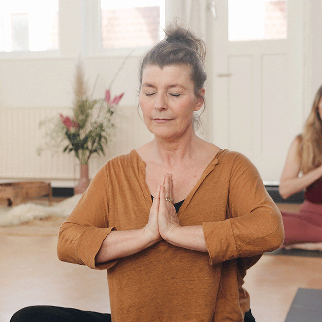 yin yoga houding yin yoga opleiding yoga alliance gecertificeerd yogaschool noord amsterdam