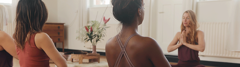 yin yoga houding yin yoga opleiding yoga alliance gecertificeerd yogaschool noord amsterdam