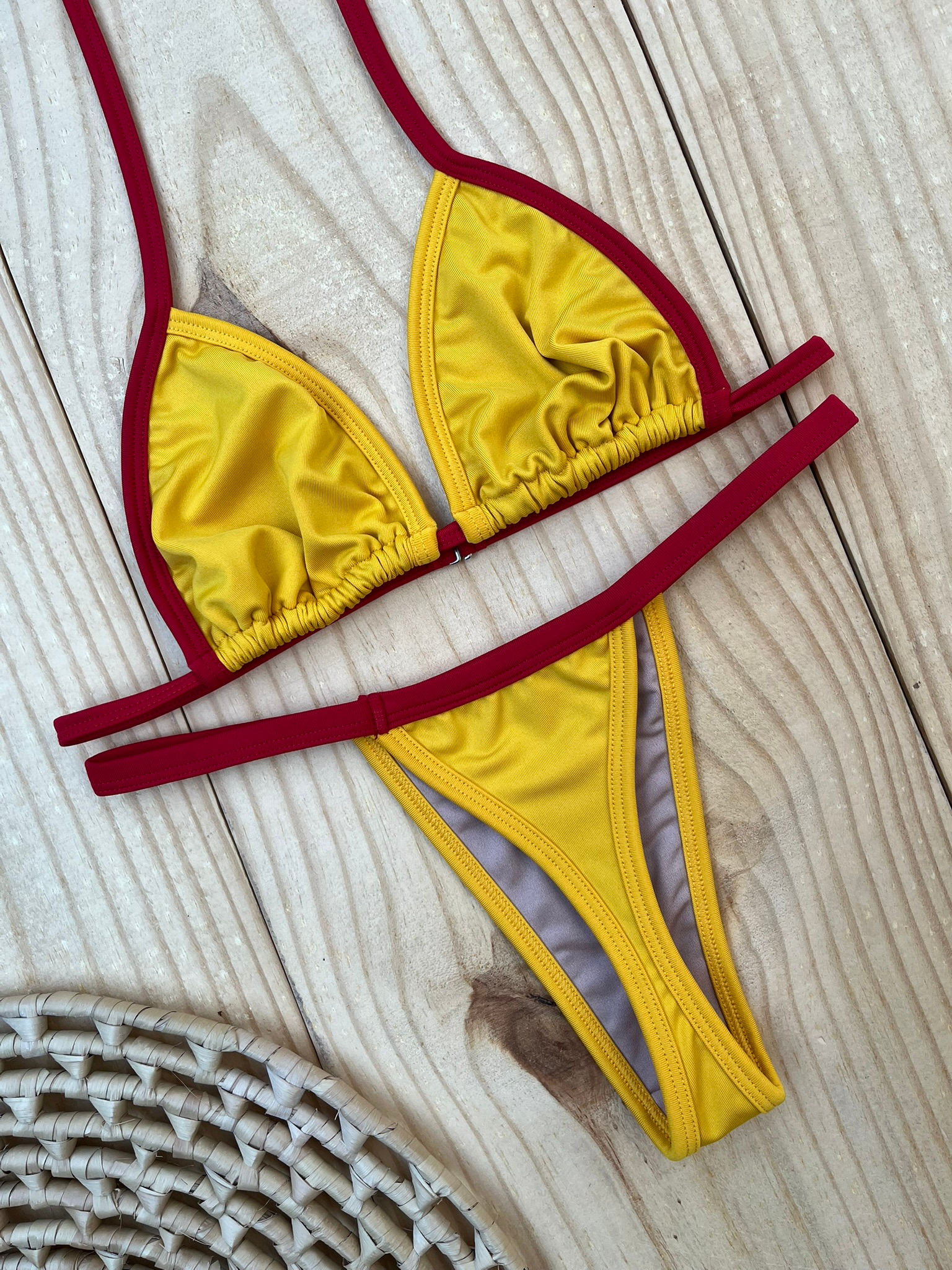 Biquíni Fio Dental Amarelo com Vermelho