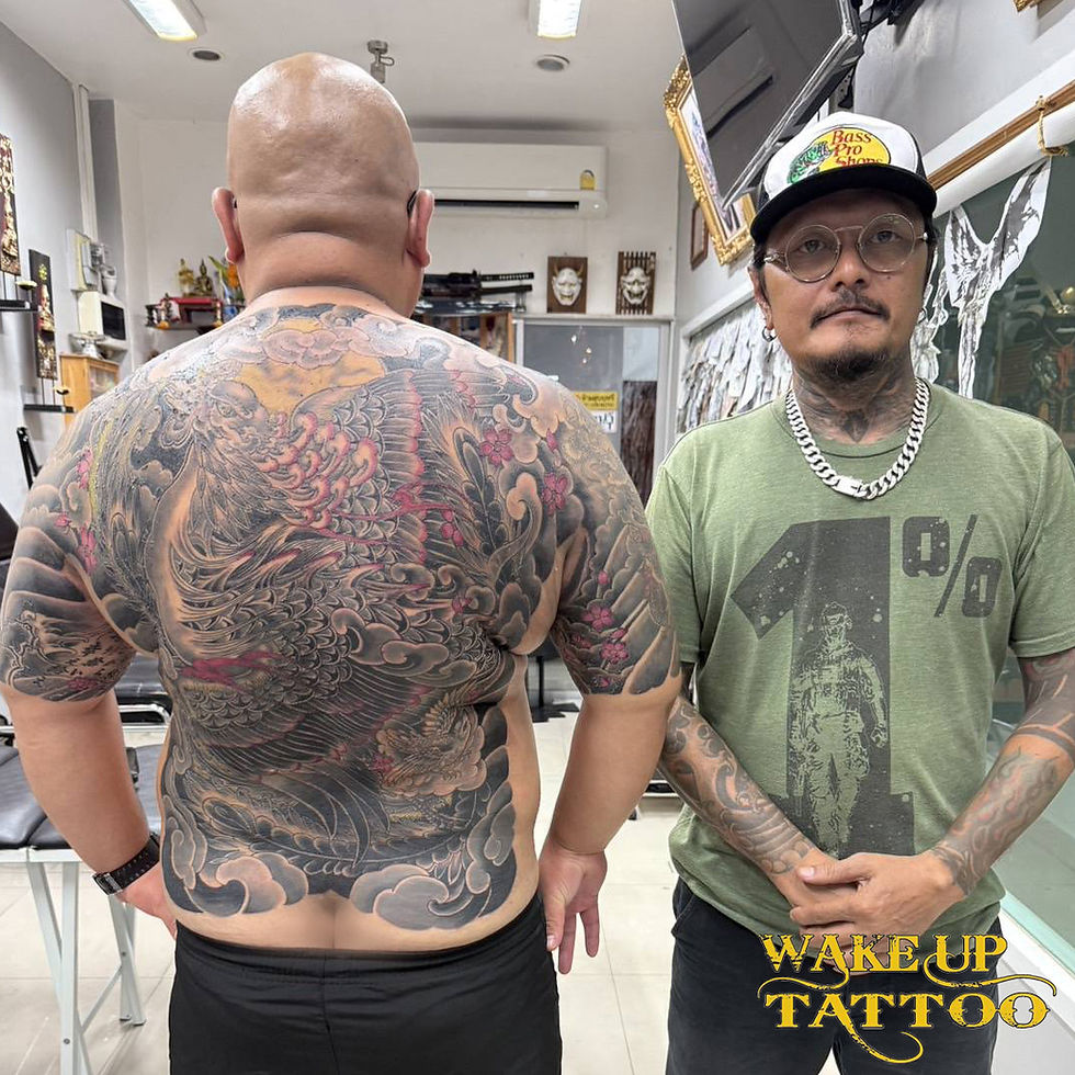 背中和彫りタトゥー(Japanese style tattoo)
