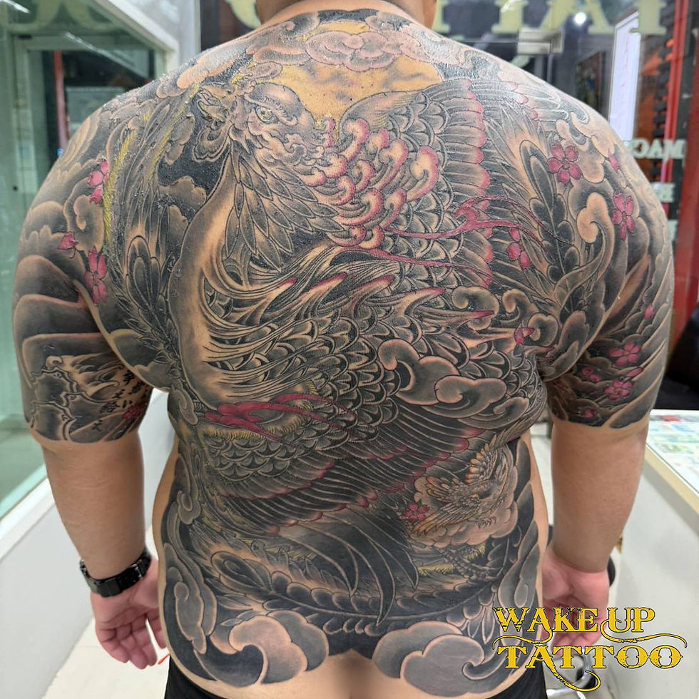背中和彫りタトゥー(Japanese style tattoo)