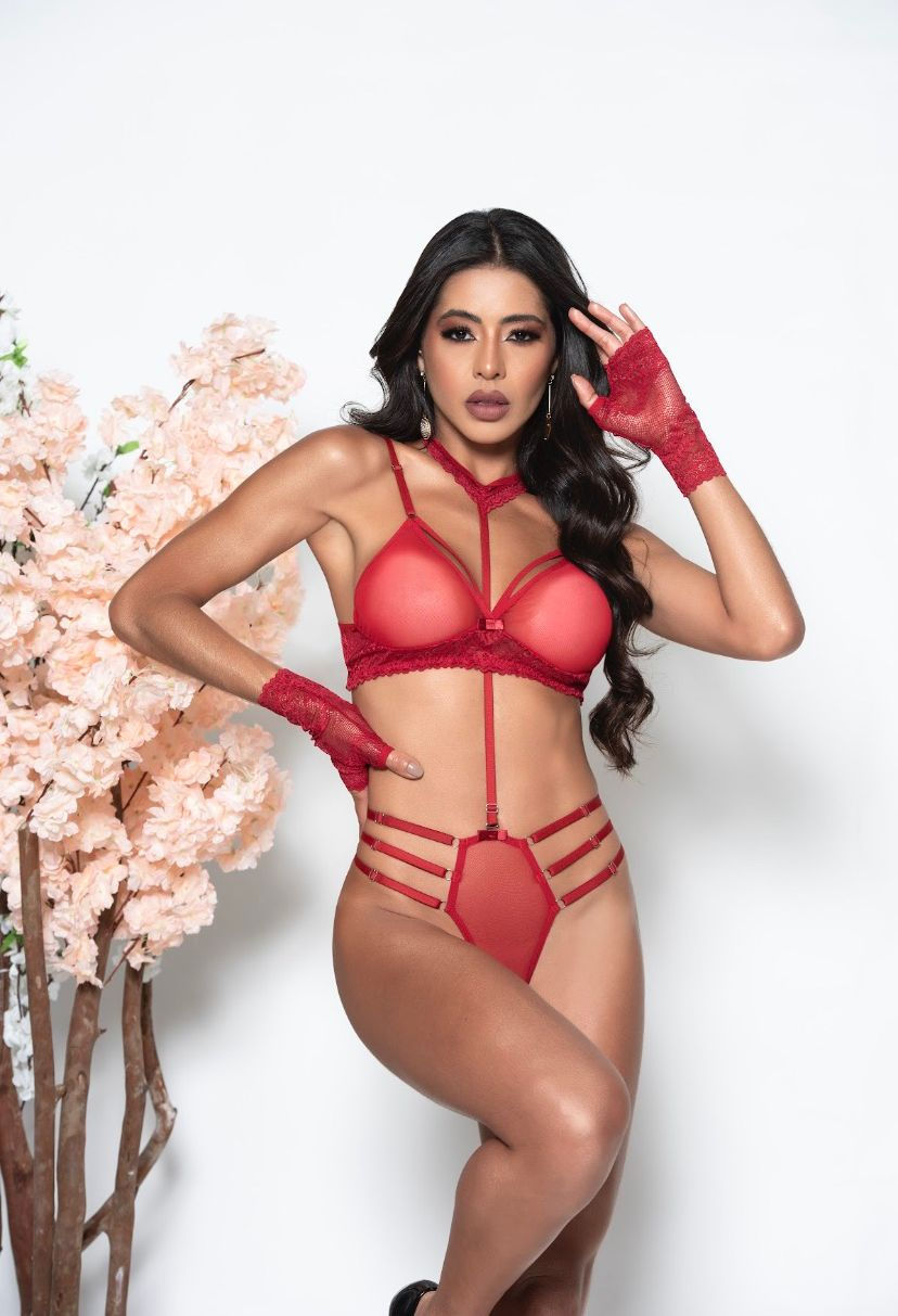 CONJUNTO EM RENDA E TULE COM LUVAS  YAFFA LINGERIE VERMELHO TAMANHO G Y7097