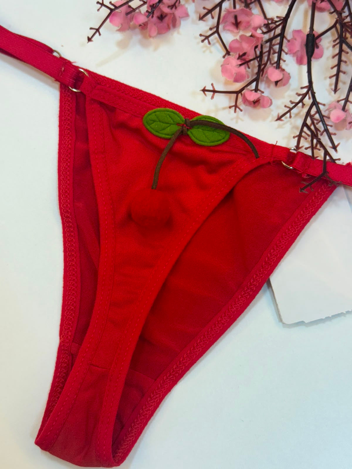 CALCINHA FIO CEREJA ROMANTIC VERMELHO U