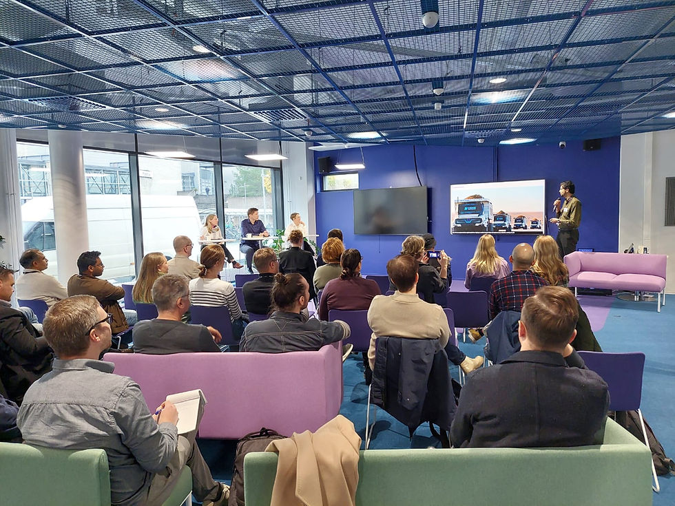 Presentation and audience in Kampusareena lobby