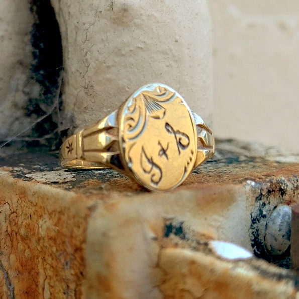9ct gold ring