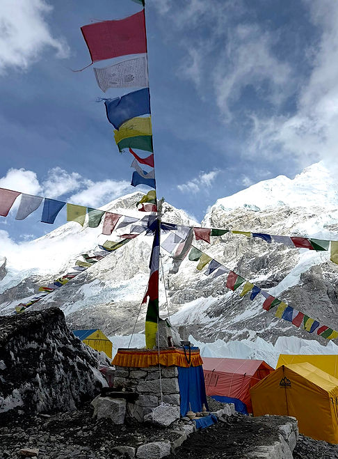 Between Base Camp and Dingboche