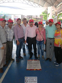 Personas asistentes al encuentro de cultivadores de cacao en santander