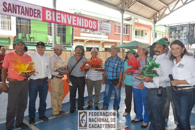 Personas con obsequios por parte de fedecacao