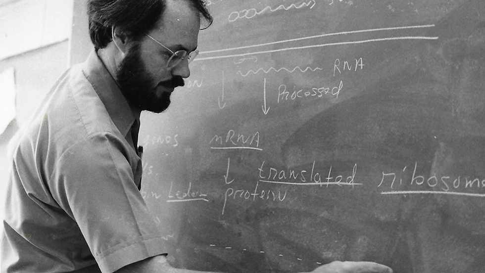 Phil Sharp teaching at MIT after his co-discovery of RNA splicing. Credit: MIT Archives