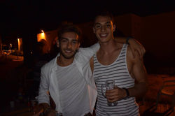 12140816_899447293472433_886317215739390