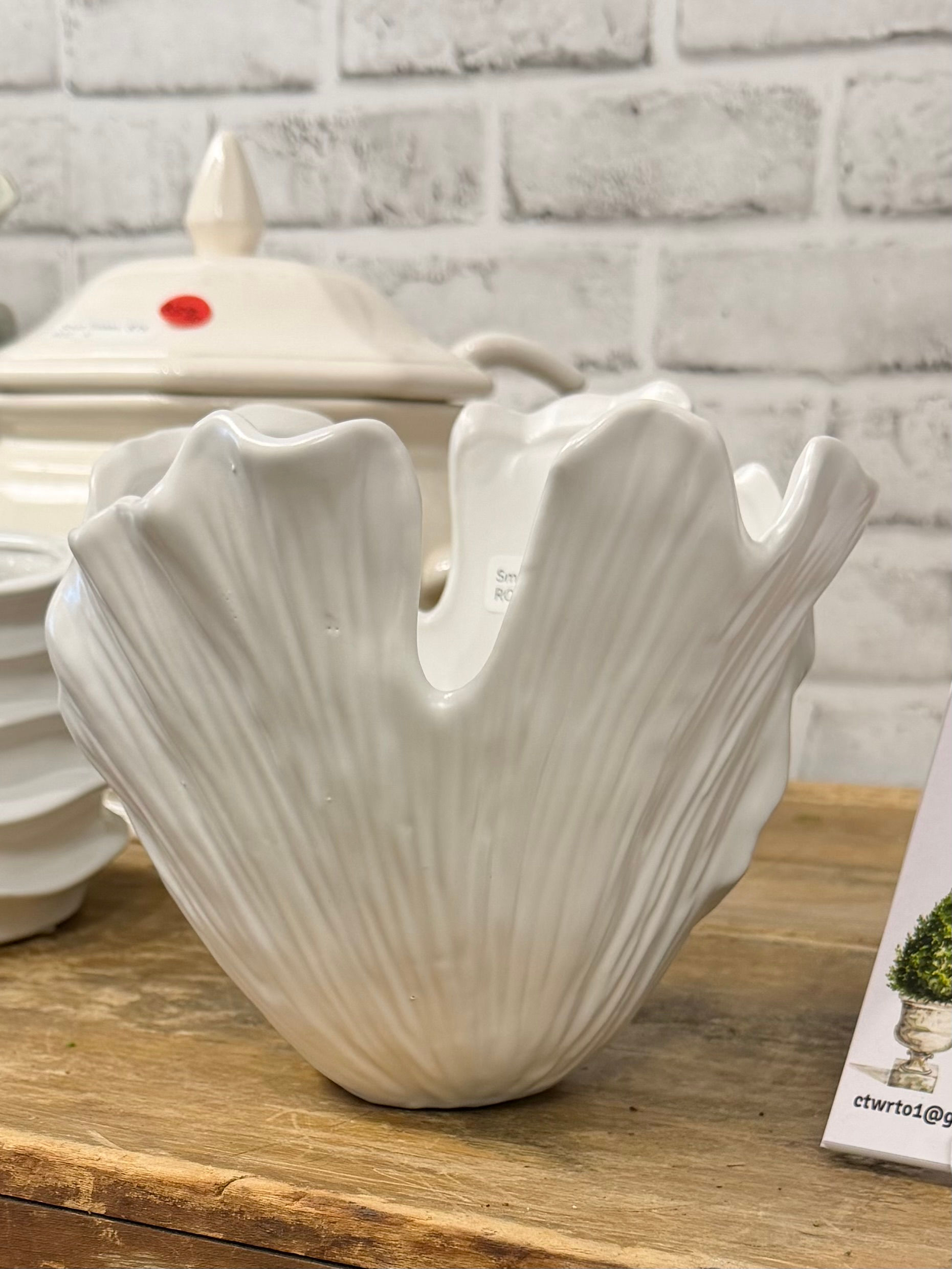 Small Lettuce Pot - White