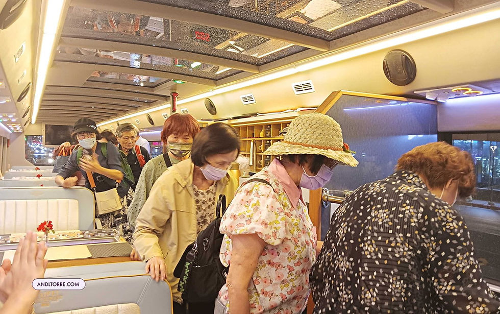 Taipei Restaurant Bus | Taiwan Travel