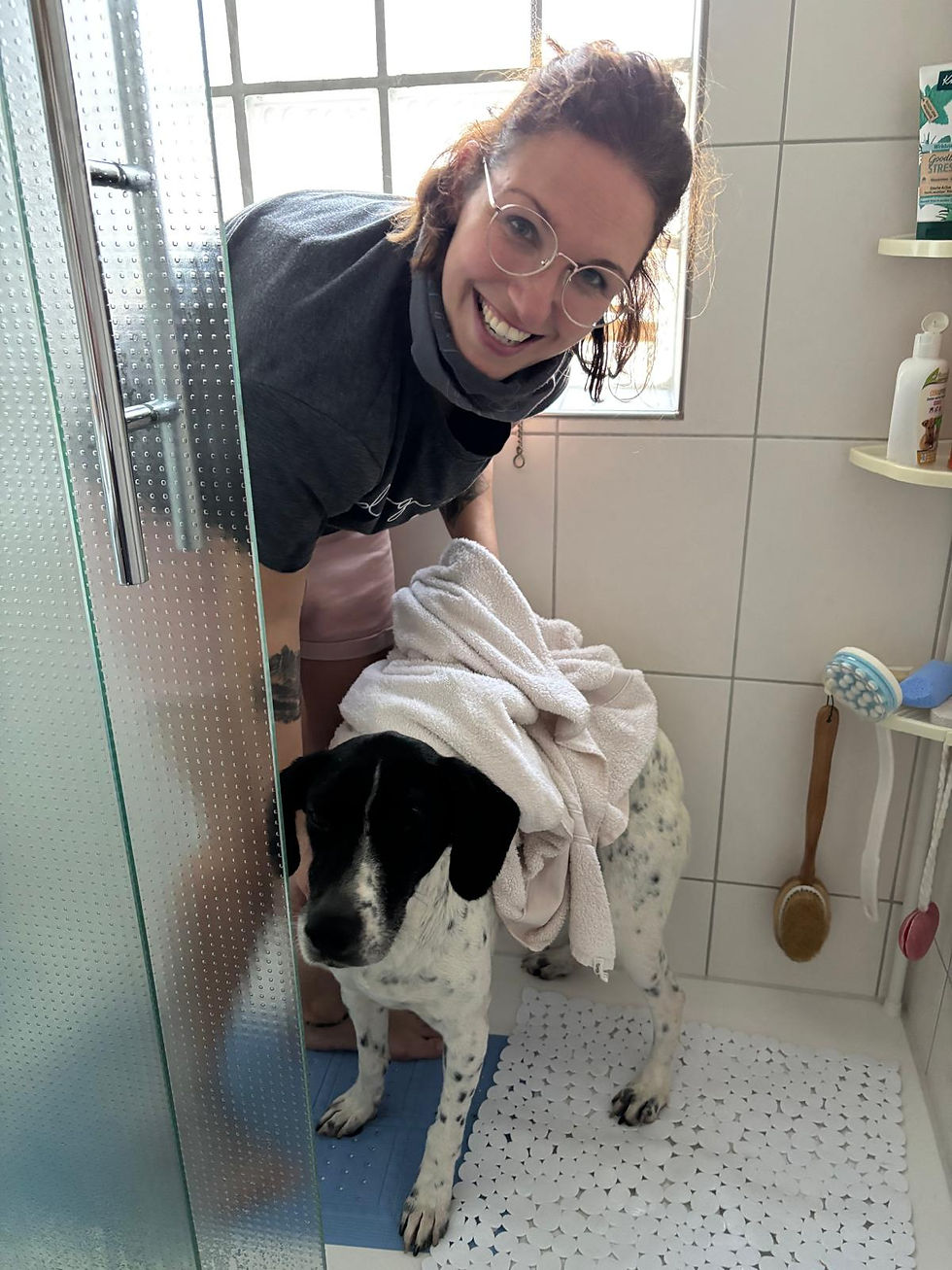 Murphys erste Dusche nach über 3 Jahren Shelter