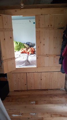 bedstead