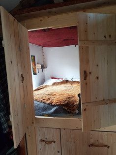 bedstead