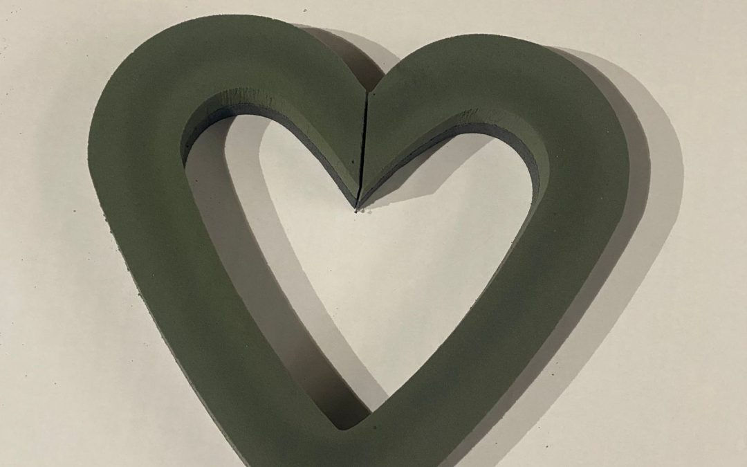 18" Open Heart Foam Backed pack of 2