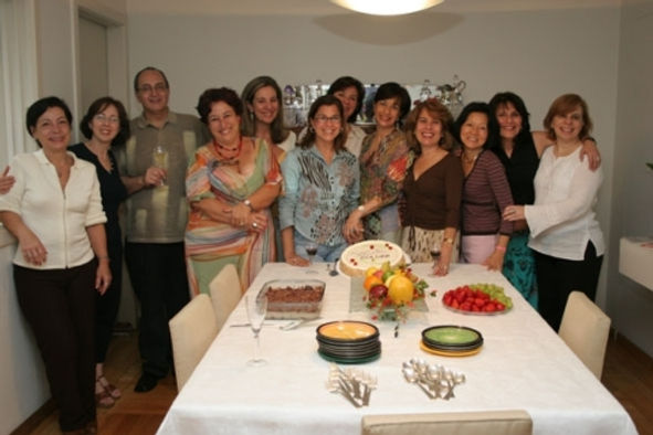 Turma de RP (da esq. para dir.): Ana Maria, Roxana, Tupã, Carolina, Vera Bittar, Marisa, Sonia, Cecilia, Inês, Neusa, Vera Maria e Mércia