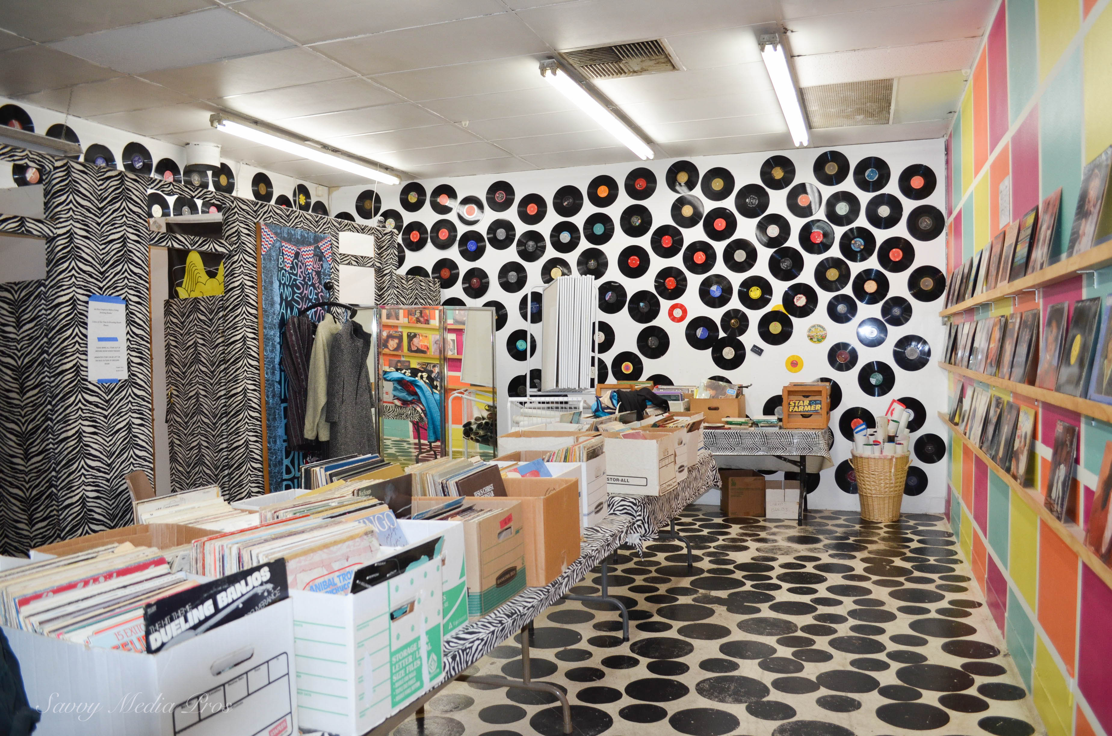 The Blues Estate Store / We Buy Estates / Estate Liquidators