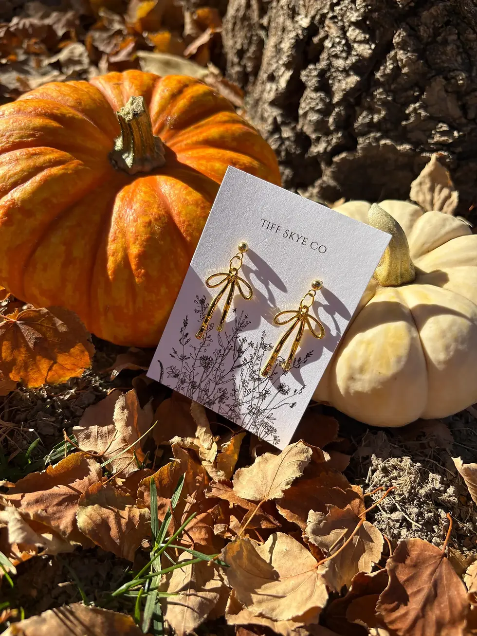 Thumbnail: 18K Gold Bow Earrings