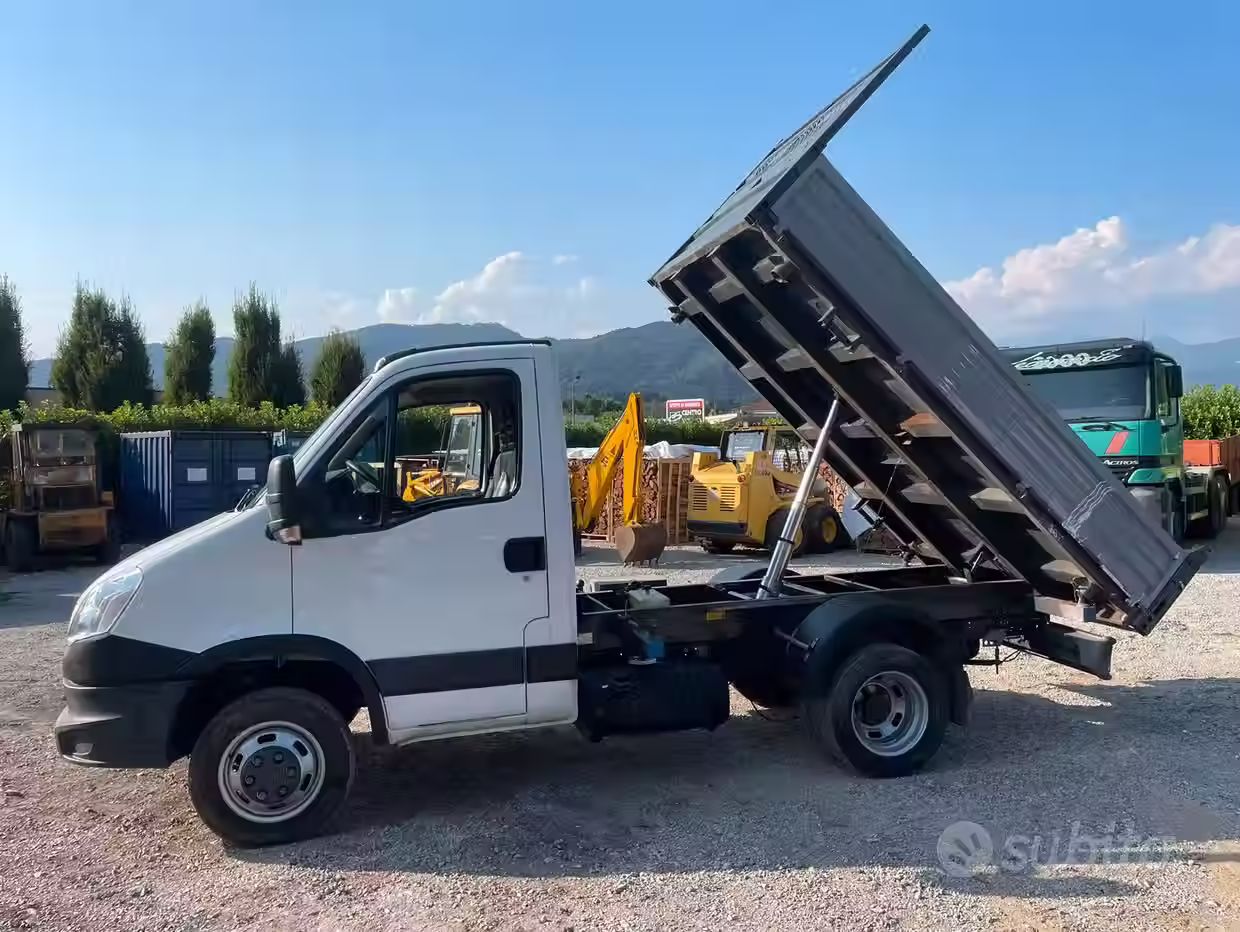 DAILY 35-12 anno 2013 euro 5  | Km 169000 (VENDUTO)