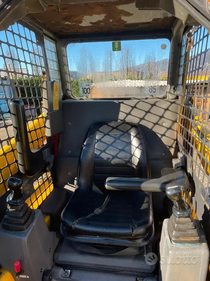 Thumbnail: Mini Pala KOMATSU SK 07J (VENDUTO)