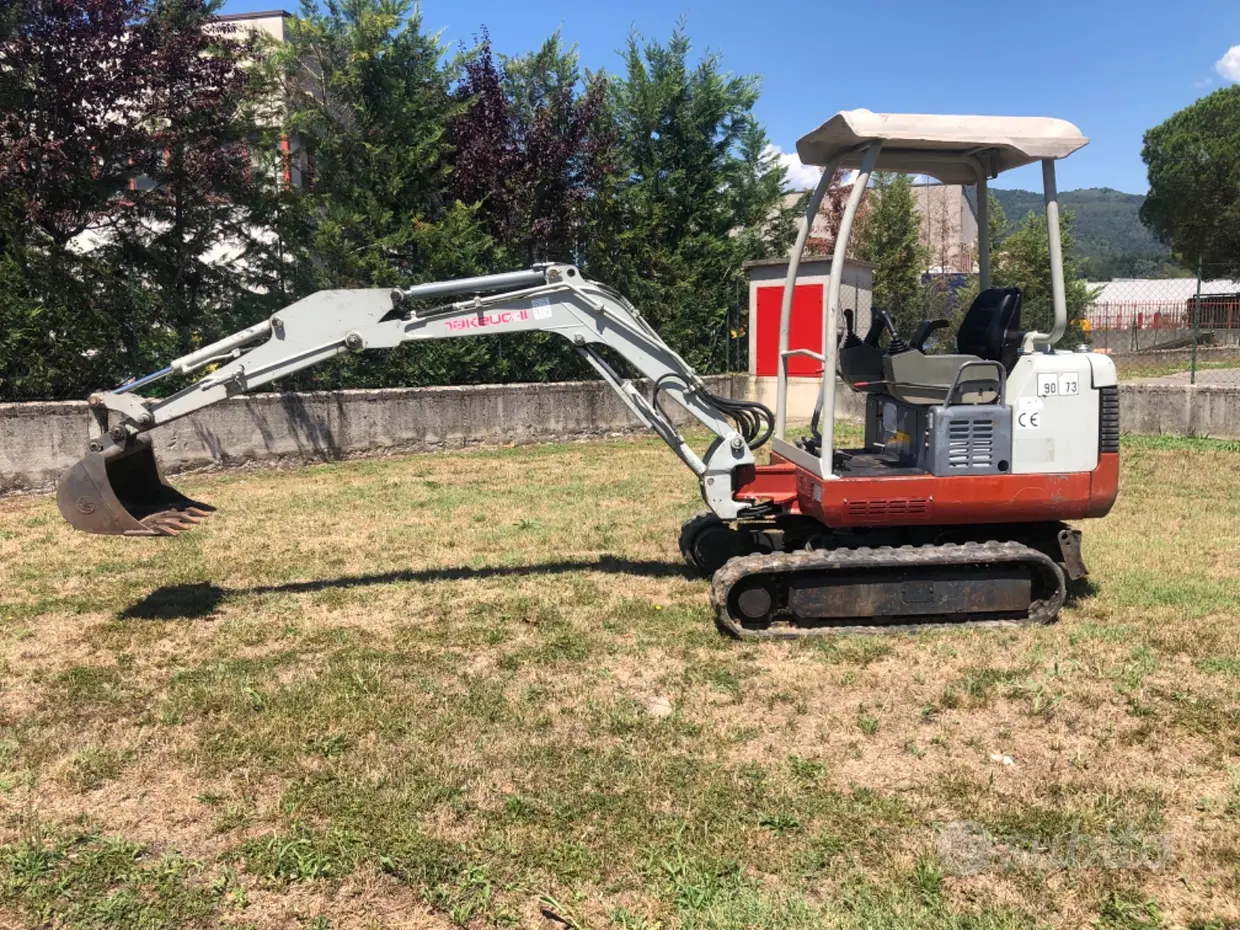 Takeuchi TB 016 carro variabile (VENDUTO)