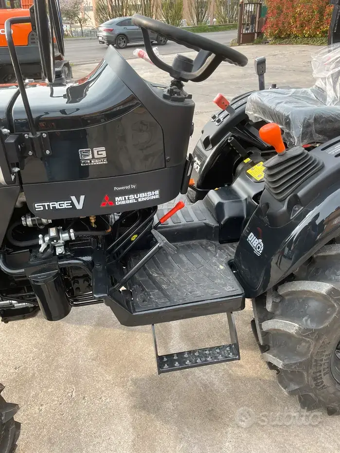 Miniatura: Trattorino CAPTAIN 263 nuovo 4x4 26hp