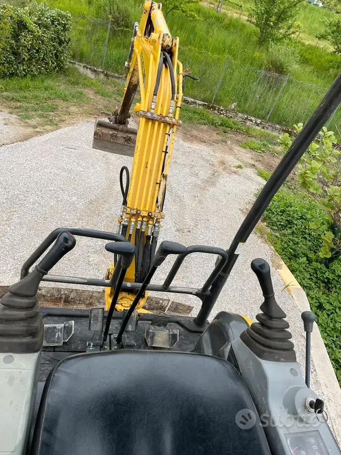 Miniatura: New Holland E 18 anno 2008 ore 3100 (VENDUTO)