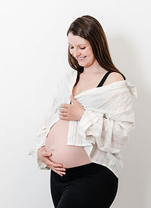 babybauch-fotostudio-berlin-schwangerschaftsbilder-babybauchshooting-babybauchfotos-babyba
