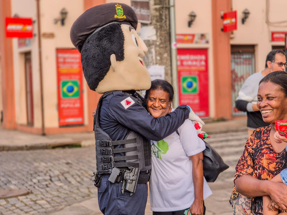 Fotografia de autoria de William Santos registrada durante ações de conscientização da campanha Maio Amarelo, movimento dedicado à promoção da segurança no trânsito e à redução de acidentes por meio da educação e da mobilização social.
