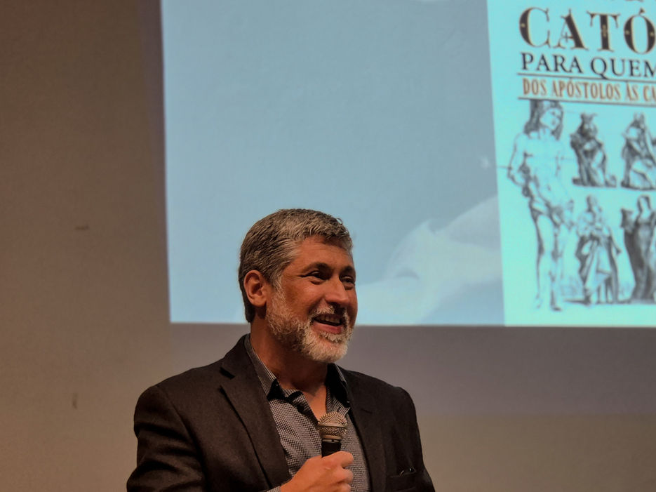 Lançamento de obra sobre a história dos santos reforça vocação cultural de Ouro Preto