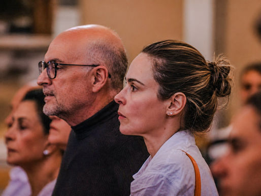 Ana Paula Renault participa de missa de sétimo dia do pai na Basílica Nossa Senhora de Lourdes, em Belo Horizonte