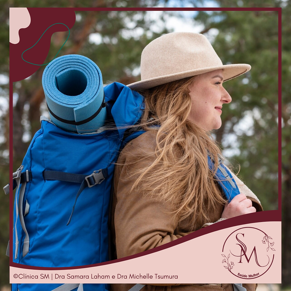 Mulher de chapéu e mochila, pronta para uma caminhada, simbolizando a força e resiliência ao embarcar na jornada da menopausa.