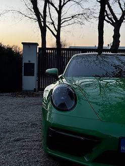 Ferrari voor autoreiniging aan huis in Het Gooi