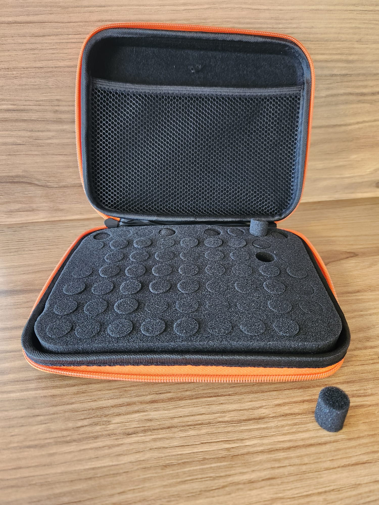 קופסת אחסון ל63 בקבוקים קטנים