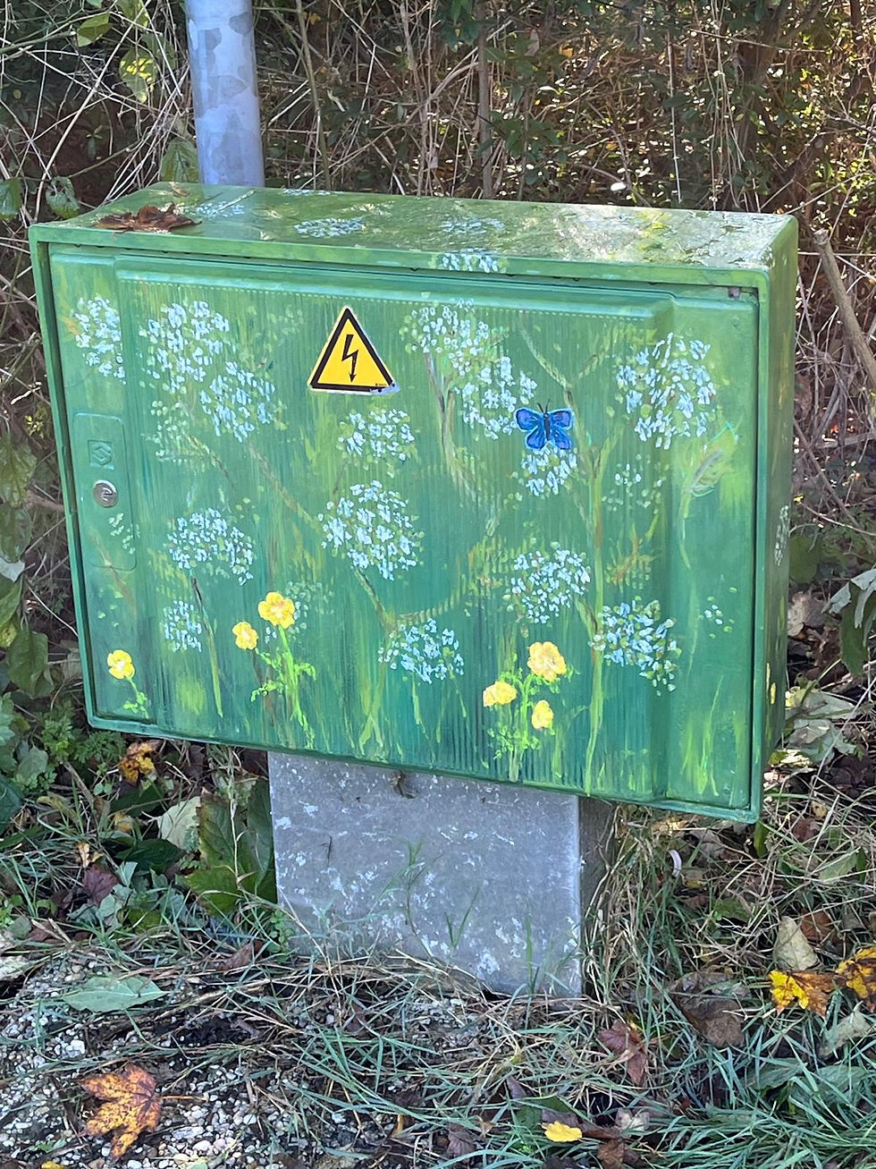 stroomkastje met fluitekruid beschilderd