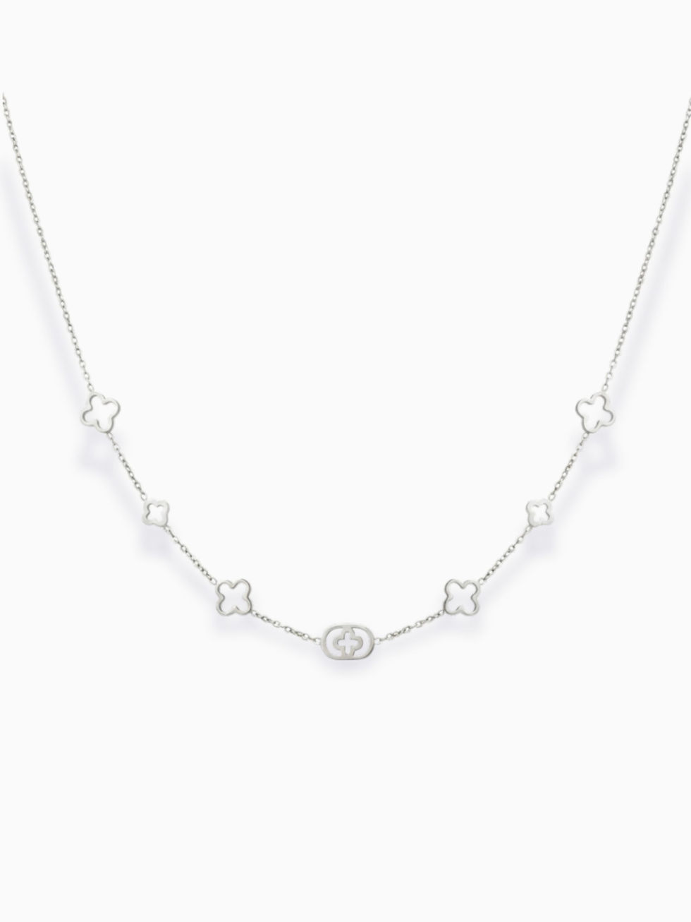 Silberne Selene Halskette aus Edelstahl – minimalistisches Design mit Kleeblatt-Cut-outs.