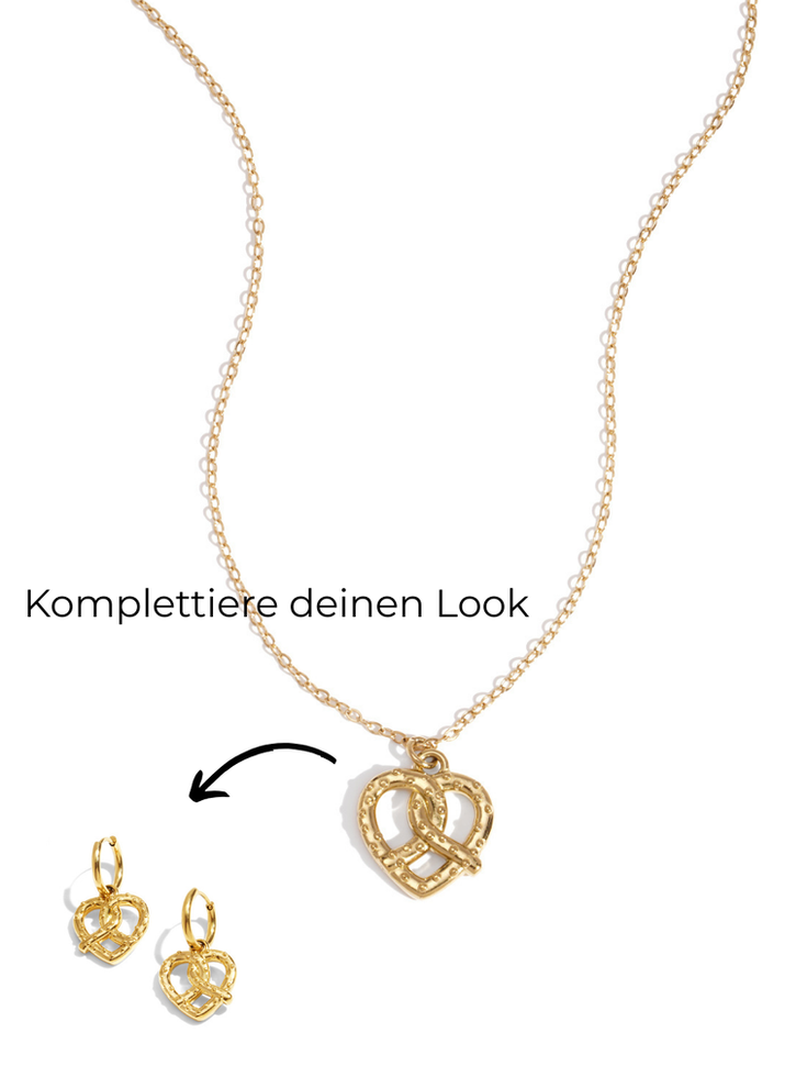 Marie Dirndl Ohrringe in Gold zusammen mit der Marie Dirndl Kette beide im Brezeldesign